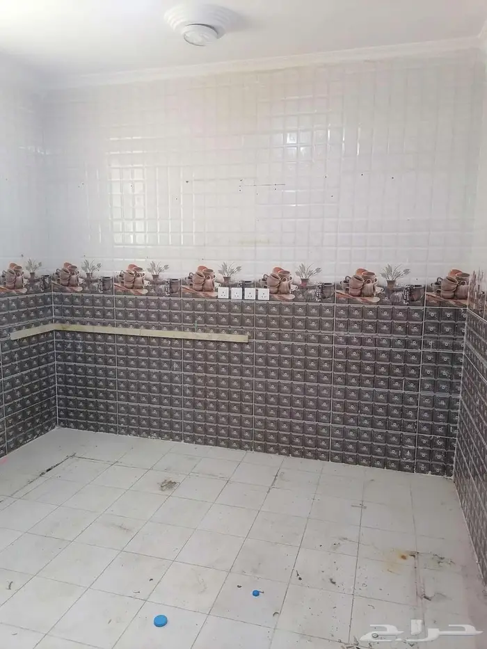 للبيع عماره سكنيه دورين مساحتها 405م داخل حد الحرم 6