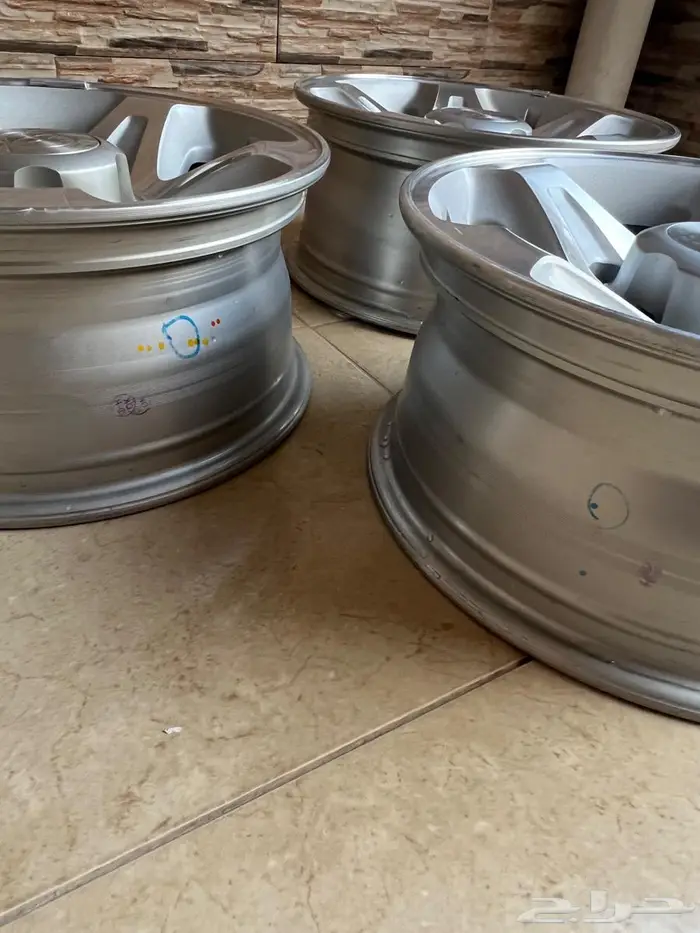 جنوط رفرف اصلي شبه جديد نظيف جدا 3