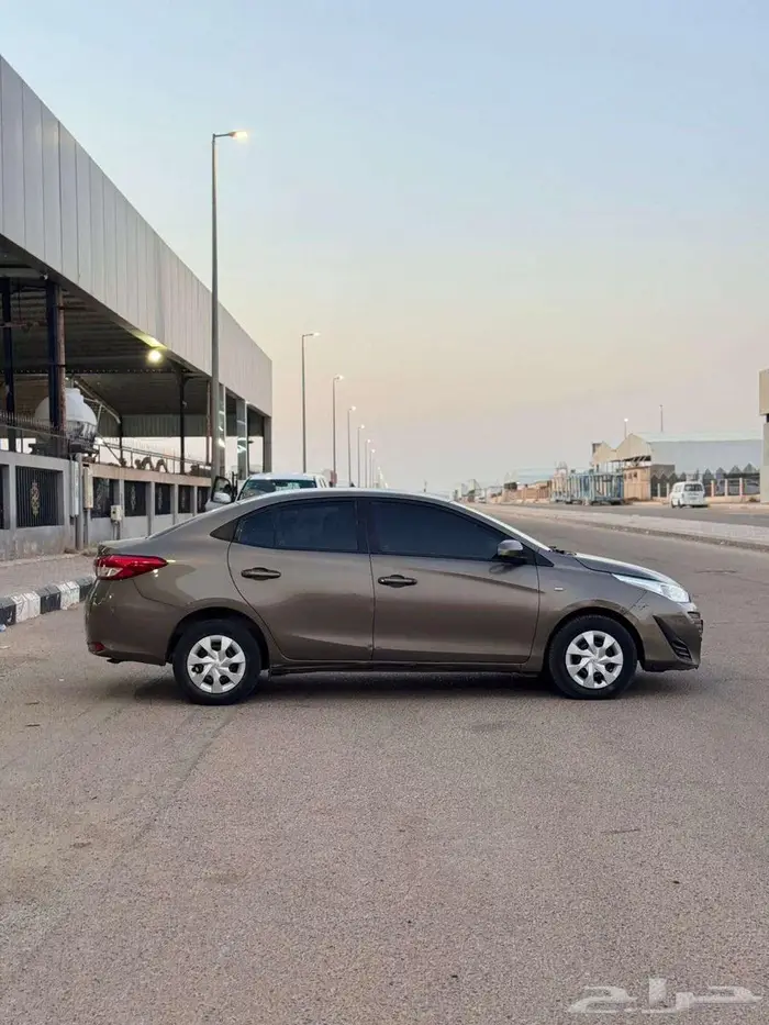 تويوتا يارس 2018 4