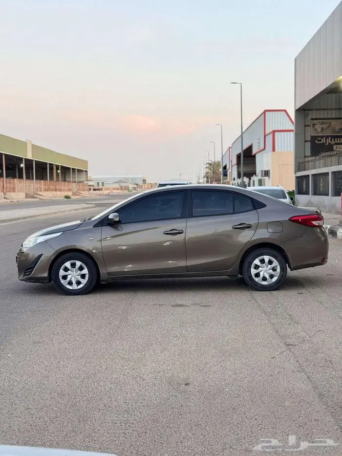 تويوتا يارس 2018 3