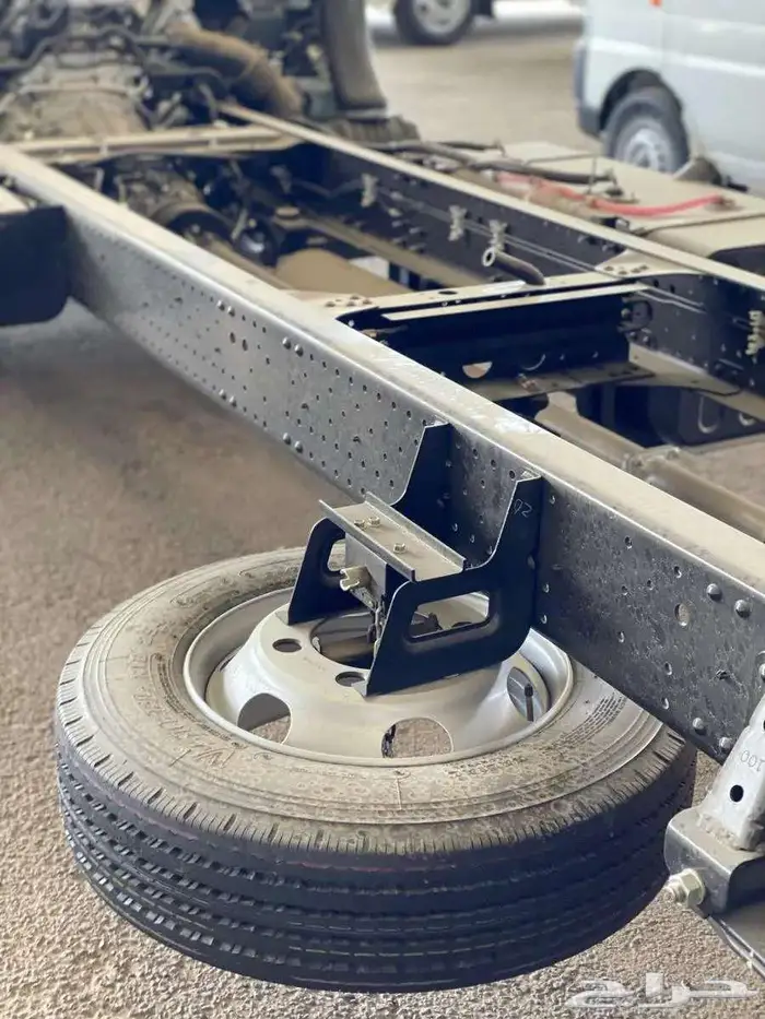 ايسوزو دينا 6 طن شاصي طويل 2025 - وعدة دينات 12