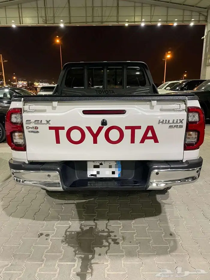 تويوتا هايلوكس 2023 دبل فل كامل ديزل 10