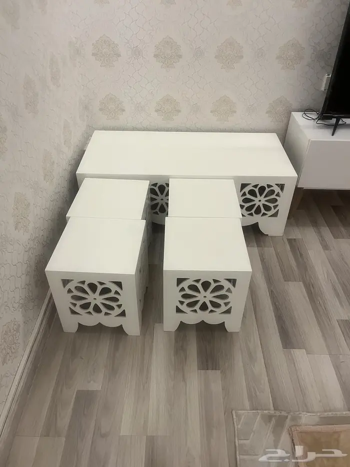 طاولات خدمة 0