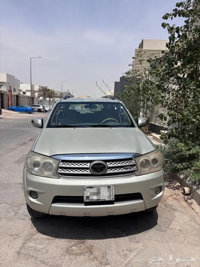 سيارة للبيع جيب تويوتا فورتشنر 0