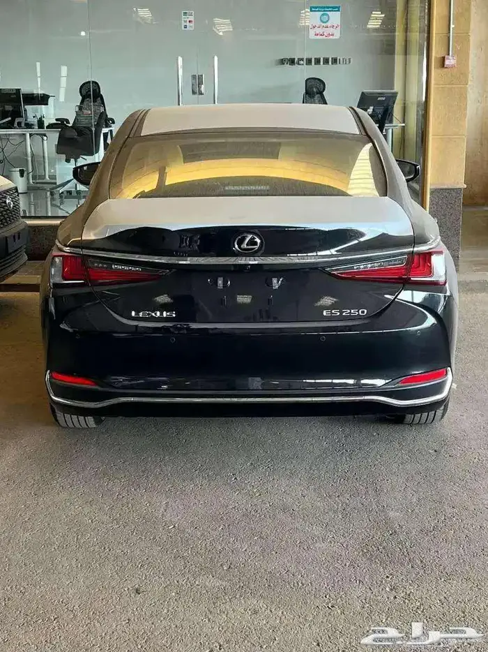 لكزس ES 250 فئه AA موديل 2025 متوفر لدى الحسن 2