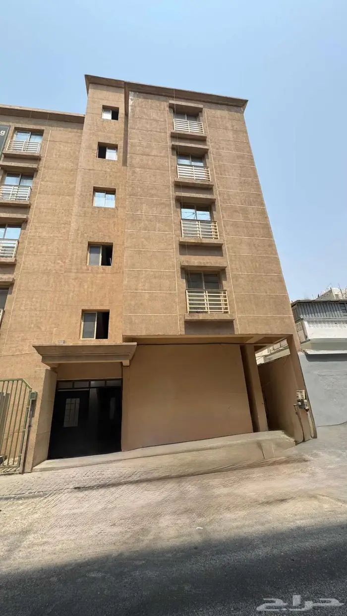 عمارة للايجار بكامل للشركات والموسسة لإسكان العمال فقط 0