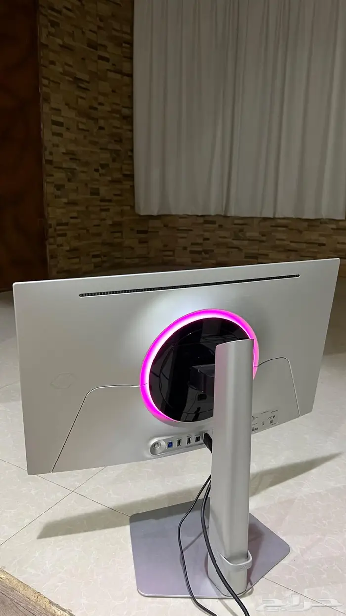 شاشة قيمنق اولد OLED سامسونج 4