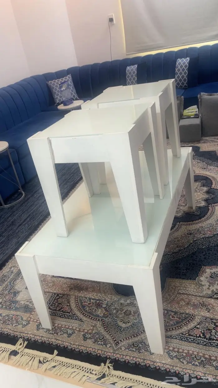 طاولات للبيع 0