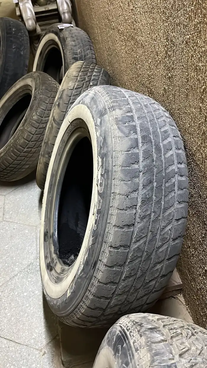اغراض هايلوكس للبيع كفرات مقطعه - جسر صدام - اسطب - انوار - 3