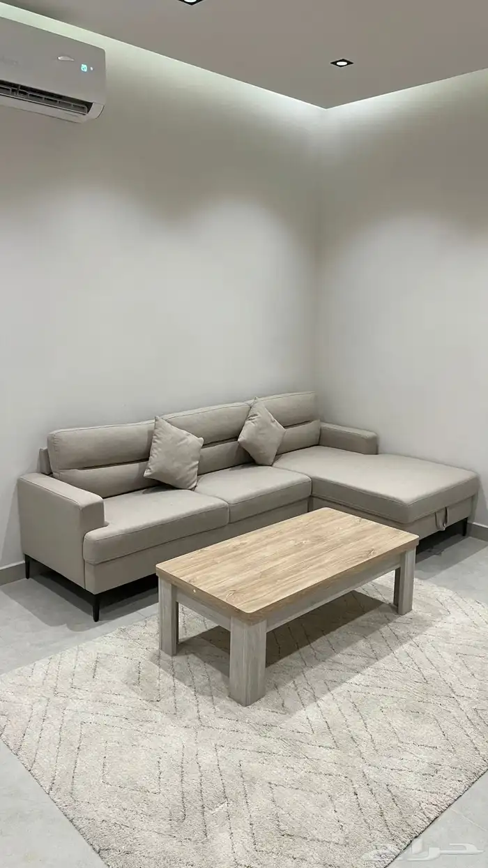 كنب وطاولة وفرشة 0
