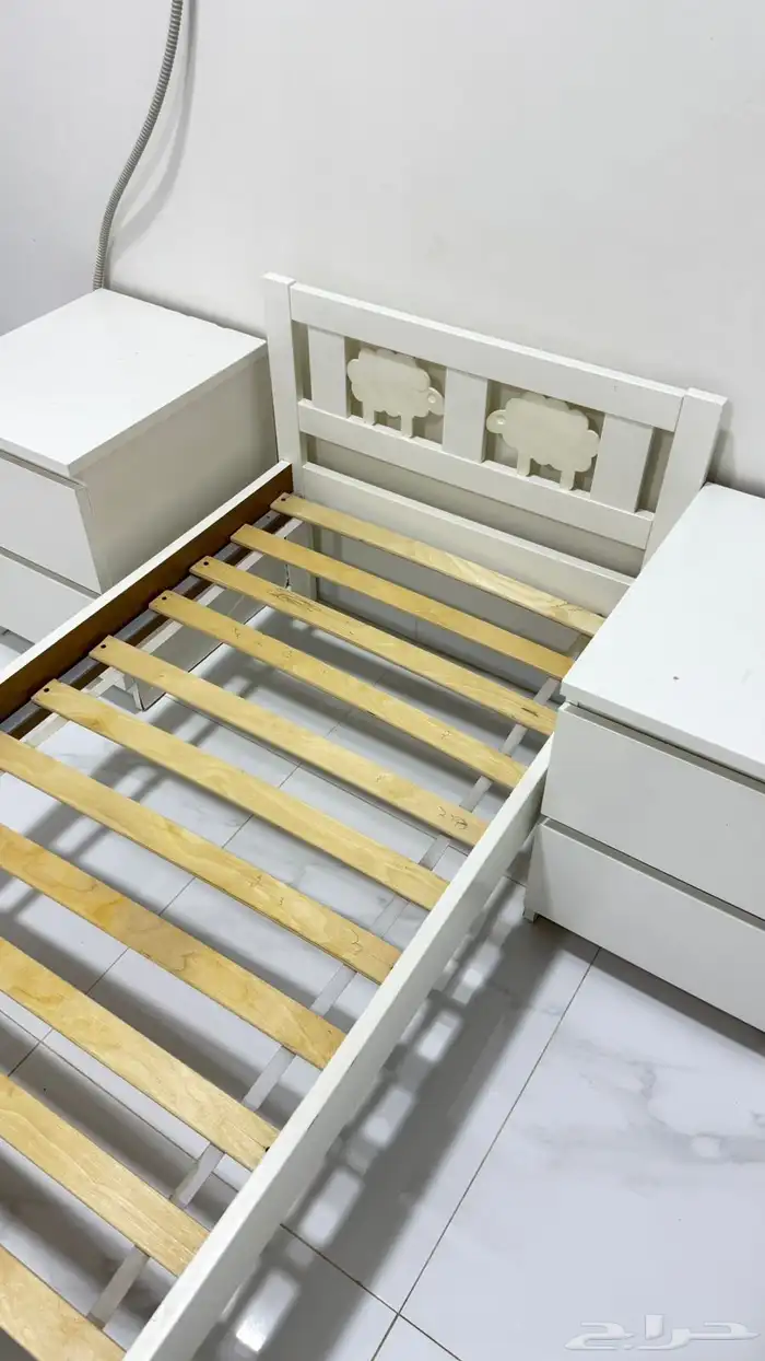 بيع سرير 2 كمدينة ودولاب 1