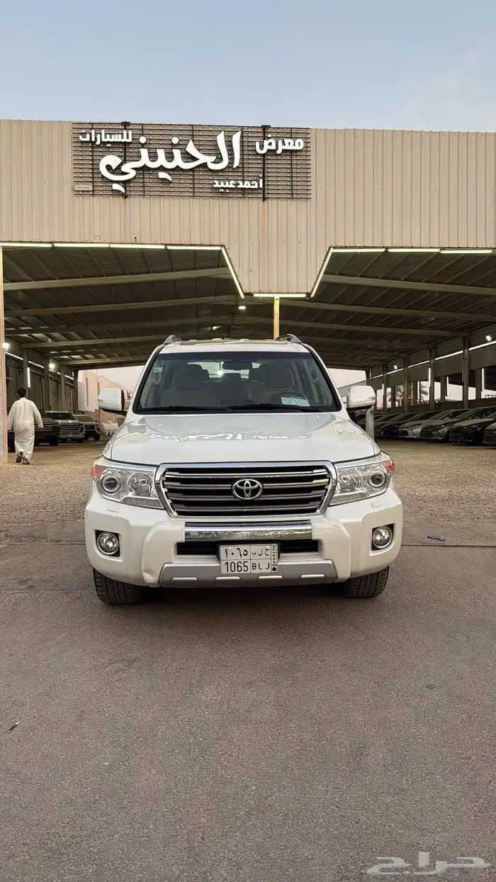 تويوتا لاندكروزر 2015 GXR بنزين سعودي عداد 160 اللون ابيض 1