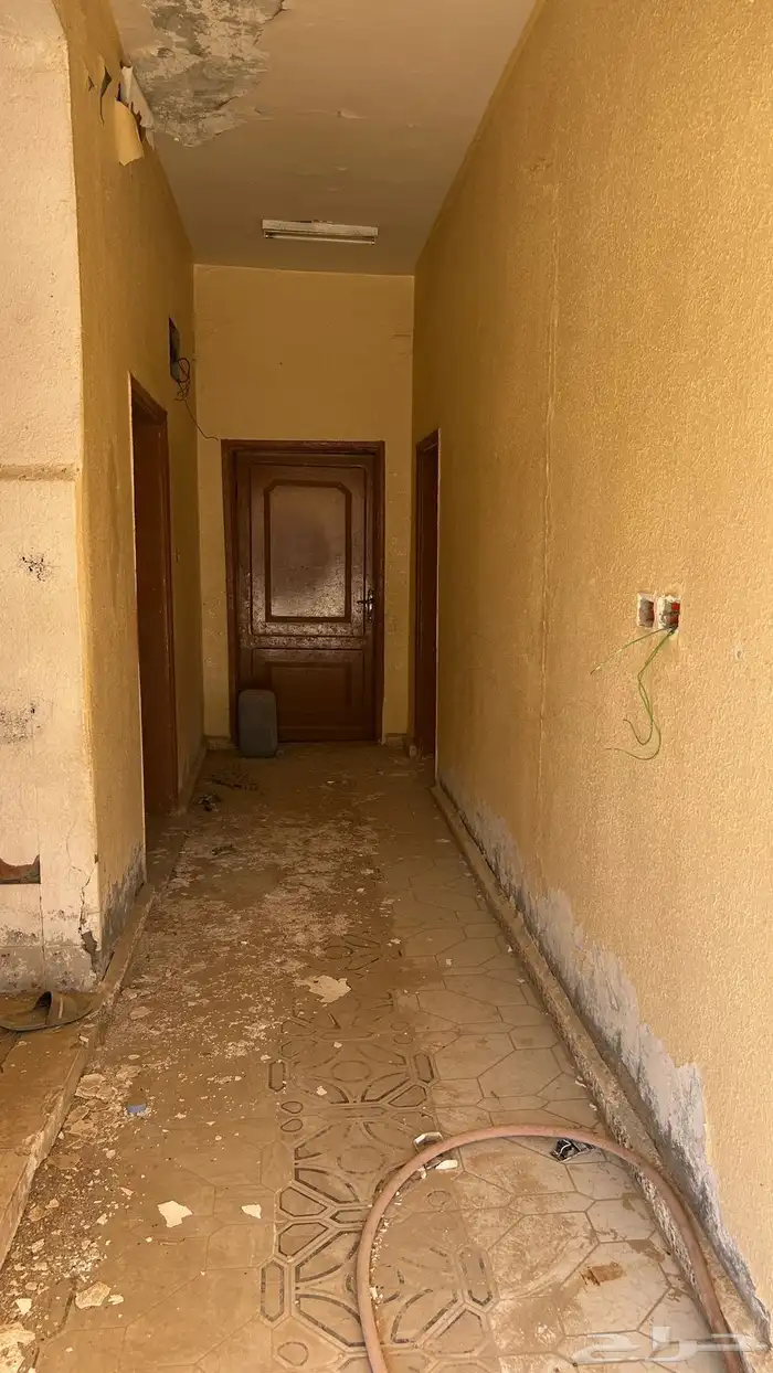 للبيع بيت وأرض بالقريات حي حصيده 1
