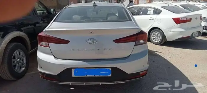 Hyundai Elantra 1