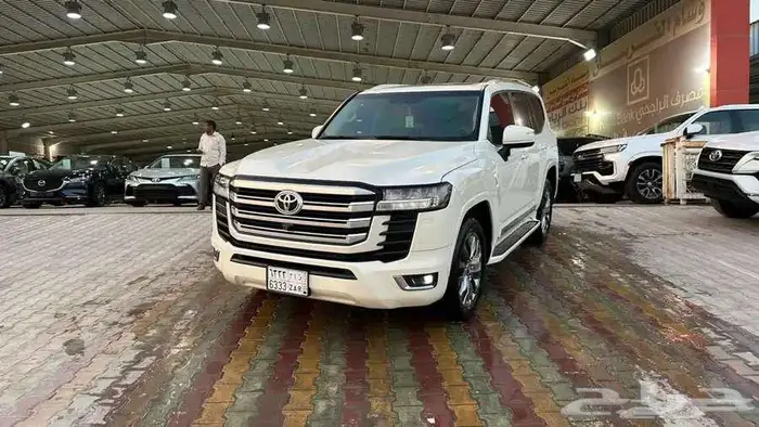 تويوتا لاندكروزر L4 GXR 2023 سعودي 1