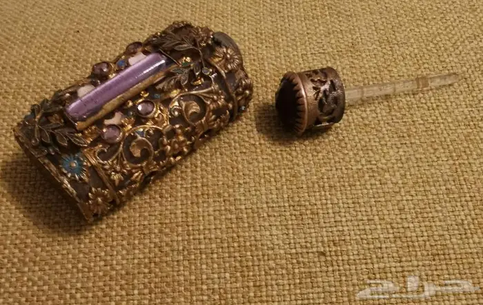 لهواة النوادر زجاجة عطر صغيرة تراثية نادرة وأصلية 22