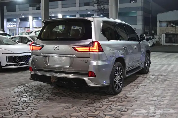 لكزس LX570s 2021 فل سعودي 5