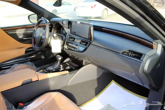 لكزس - ES350 CC - بريمي - 2025. 5