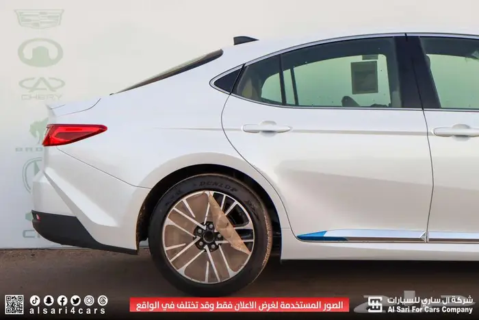 تويوتا كامري LE هايبرد 2025 27