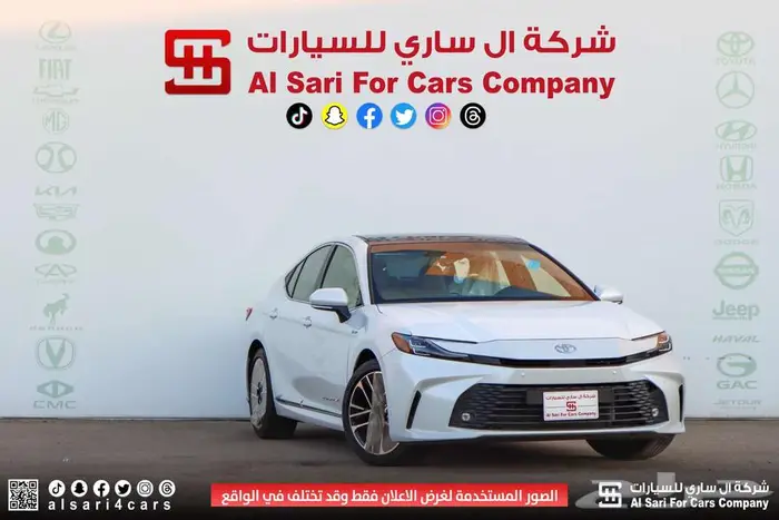 تويوتا كامري LE هايبرد 2025 30