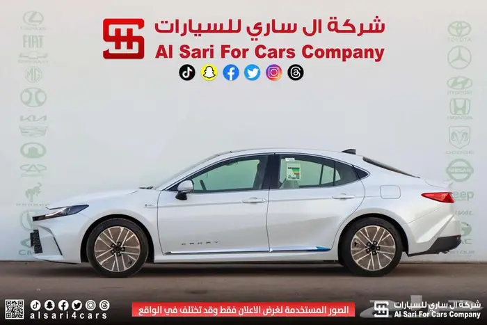 تويوتا كامري LE هايبرد 2025 15