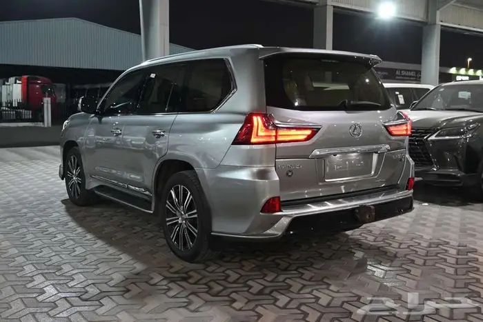 لكزس LX570s 2021 فل سعودي 4