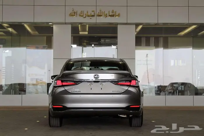 لكزس - ES250 لاكجيري - 2025 - نص فل - خليجي 3