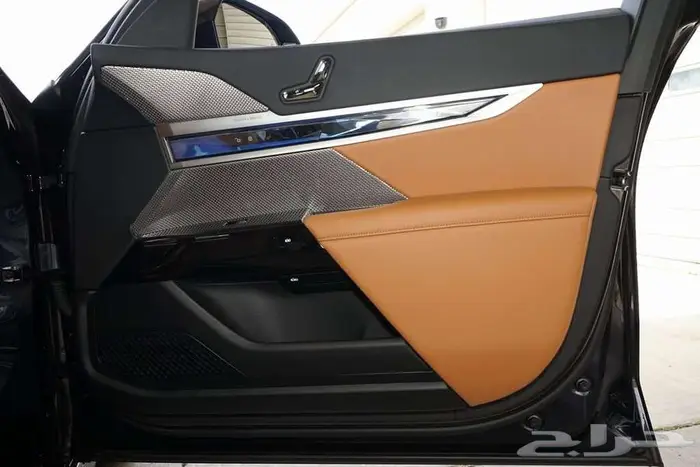 بي ام دبليو 2024 740i بسعر 381 الف واصل للبيت 10