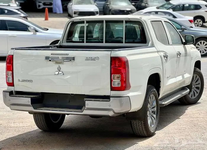 ميتسوبيشي L200 غمارتين دبل نص فل اوتوماتيك 2024 4