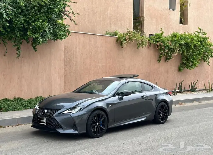 لكزس RCF300 على الضمان 2023 صيانات وكاله شبه جديد 24