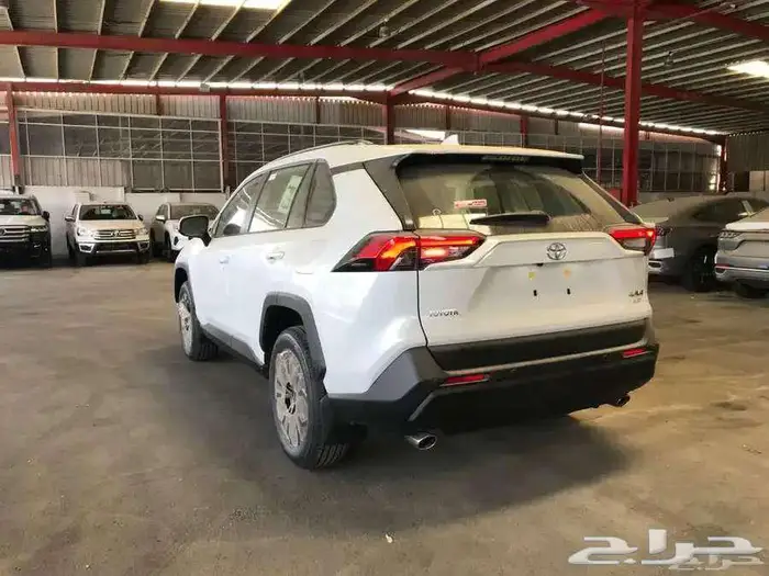تويوتا راف فور XLE نص فل بنزين 2025 كاش اقساط 3