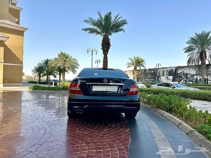 مرسيدس كوبية c250 نظيفة 1