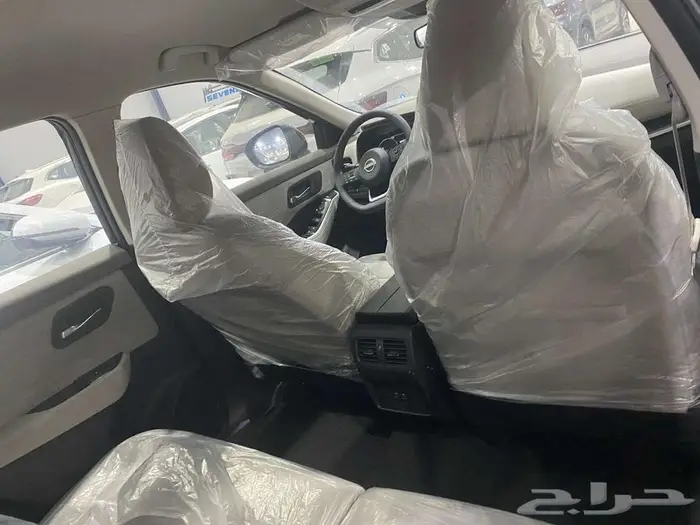 نيسان اكس تريل نص فل دبل 7 مقاعد 2025 10