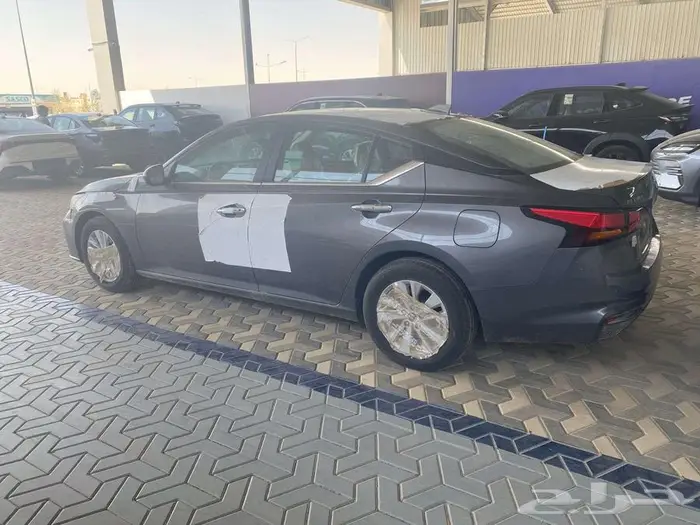 نيسان التيما استندر 2025 10