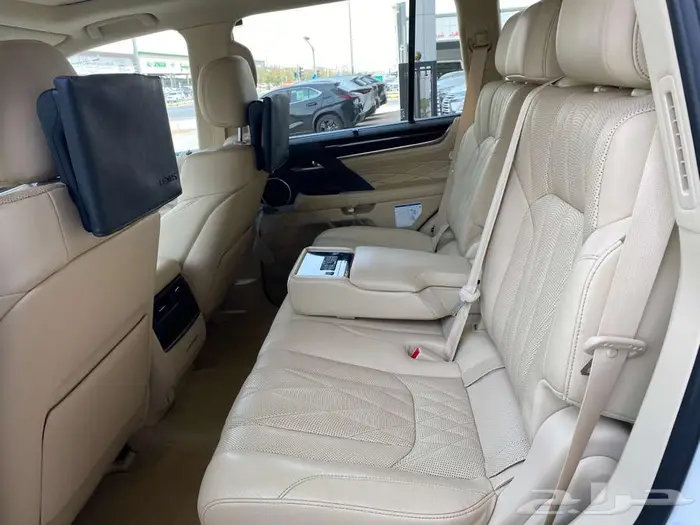 لكزس LX570 2019 بلاك اديشن ابيض 7