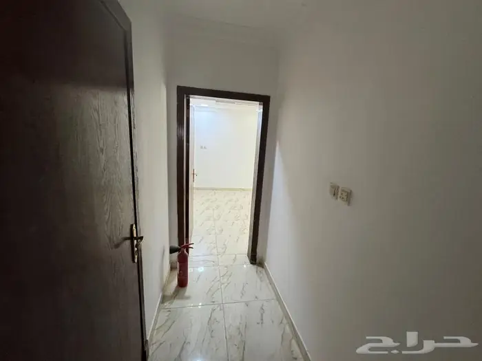 للبيع ملحق في الدمام حي ضاحيه الملك فهد 1
