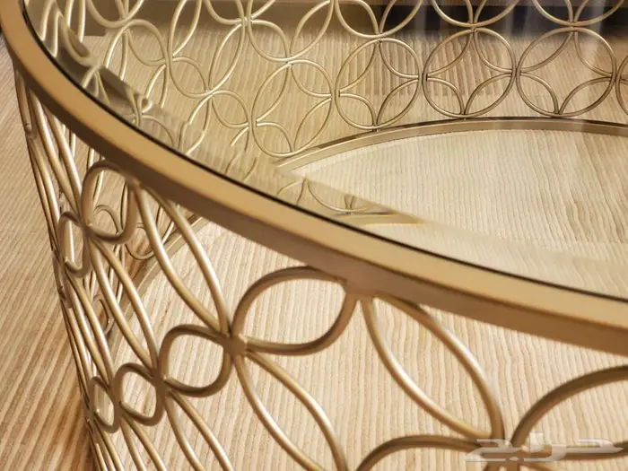 طاولة دائرية زجاج وحديد فضي نادرة - من هوم سنتر حالة ممتازة 2