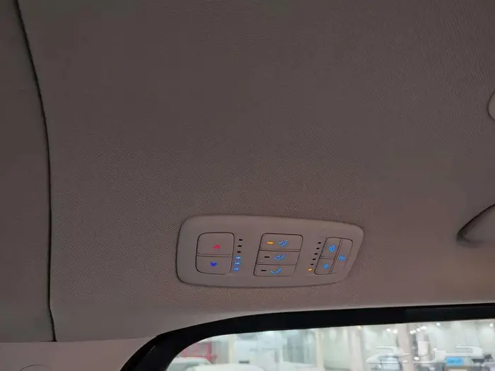 هيونداي ستاريا 2025 17