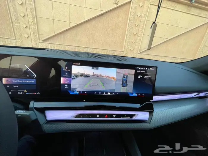 BMW520 موديل 2025 ممشي 5000 كم عرض خاص شامل اللوحات 8