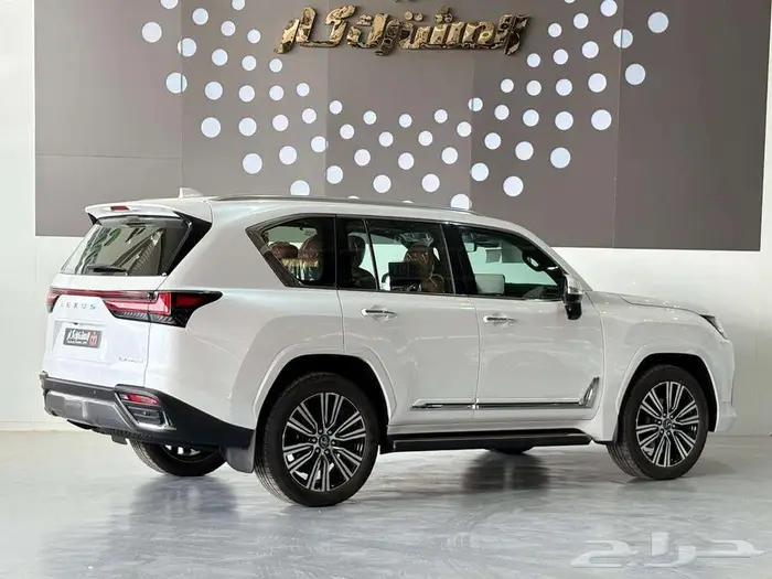 جيب لكزس 2025 LX600 BB خليجي داخلي جملي 1