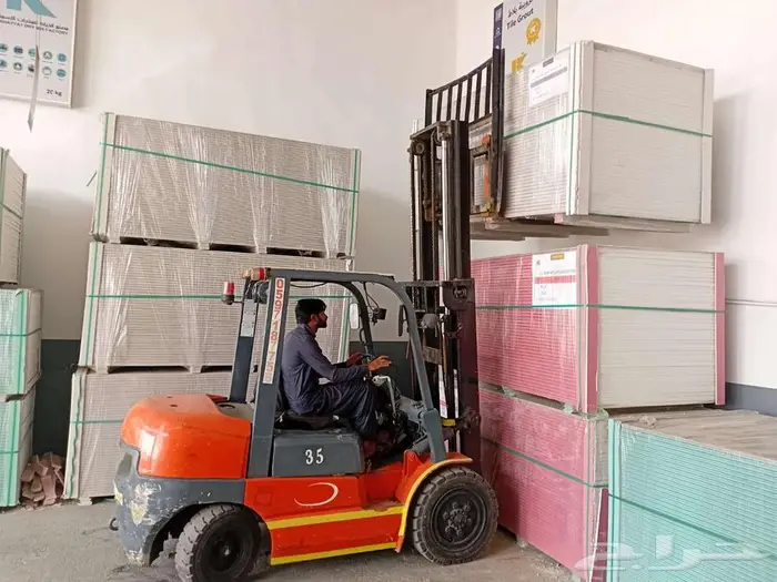 رافعة شوكية فوركلفت للايجار جده 0