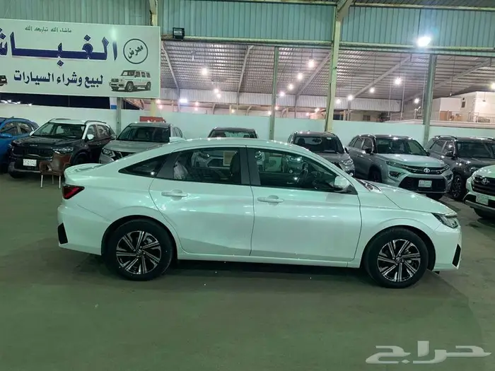 تويوتا يارس موديل 2023 فل كامل 4