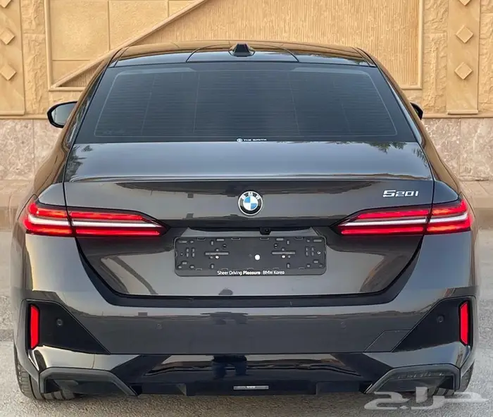 BMW520 موديل 2025 ممشي 5000 كم عرض خاص شامل اللوحات 5
