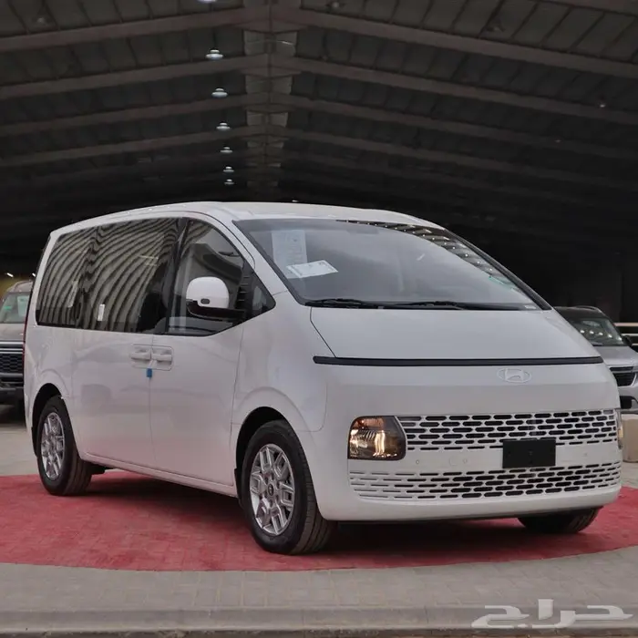 هيونداي ستاريا 9 راكب 2025 3