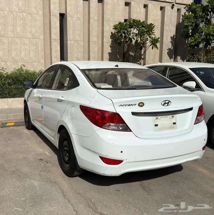 للبيع اكسنت 2014 3