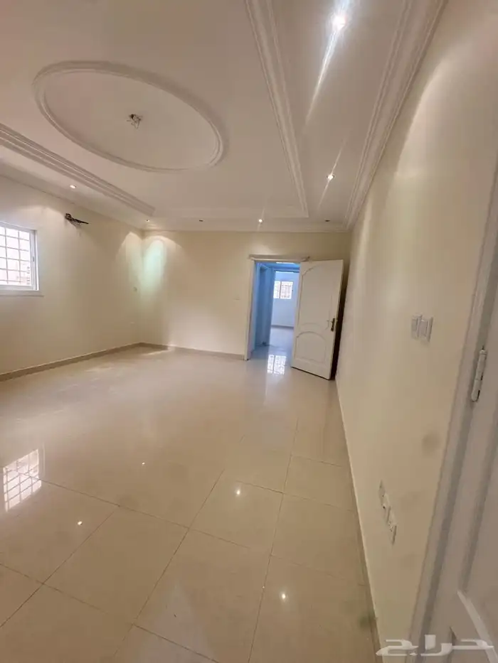 شقة خمس غرف للايجار السنوي حي الصفا 3