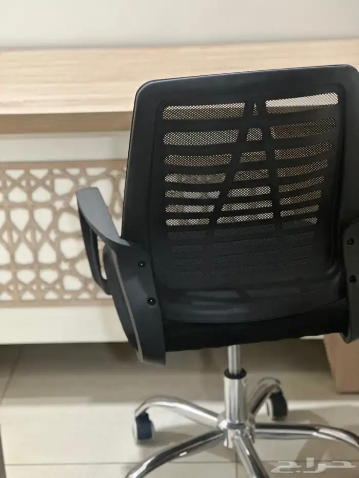 طاوله مكتب وكرسي بحاله ممتازه جدا 0
