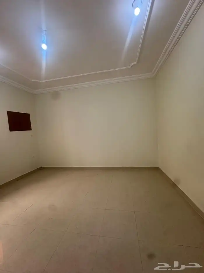 شقة خمس غرف للايجار السنوي حي الصفا 9