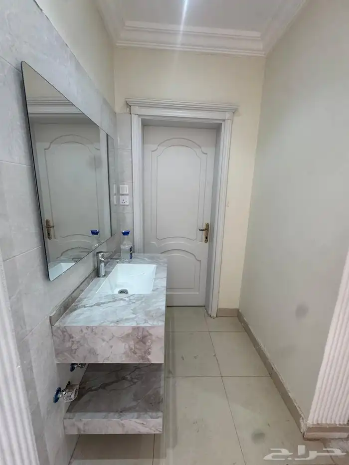 شقة خمس غرف للايجار السنوي حي الصفا 13