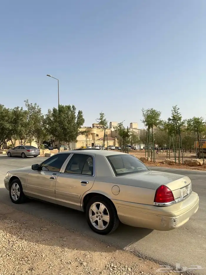 فورد كراون فكتوريا قير ارضي 5